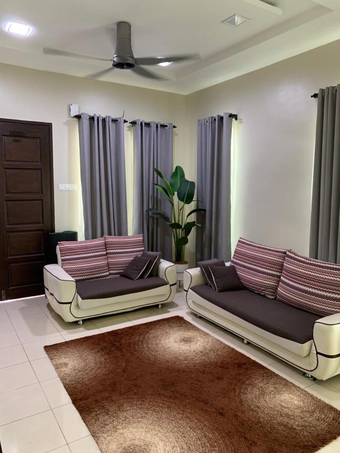 Vistana Indah Homestay Алор-Стар Екстер'єр фото